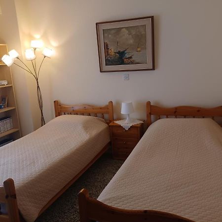 Seaside Family Apartment Loutraki Esterno foto