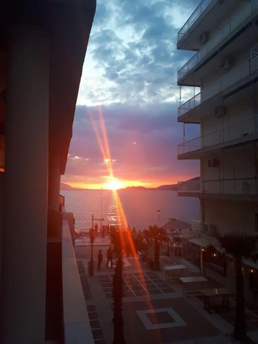 Seaside Family Apartment Loutraki Esterno foto