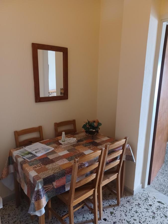 Seaside Family Apartment Loutraki Esterno foto