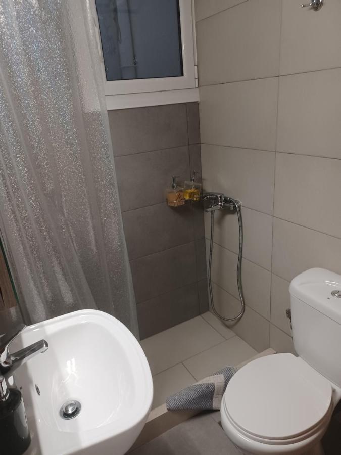 Seaside Family Apartment Loutraki Esterno foto